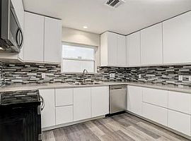 House For Rent in Houston, TX (Photo 4 of 9)