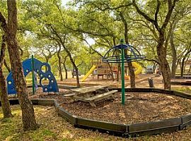 4 Beds 2.5 Baths 2,012 Sqft in Spicewood, TX (Photo 12 of 12)