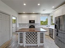 4 Beds 2.5 Baths 2,012 Sqft in Spicewood, TX (Photo 6 of 12)