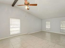 4 Beds 2 Baths 2,150 Sqft in Dallas, TX (Photo 3 of 12)