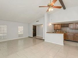 4 Beds 2 Baths 2,150 Sqft in Dallas, TX (Photo 5 of 12)