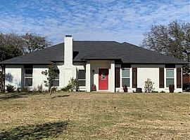 3 Beds 2 Baths 1,500 Sqft in Crowley, TX