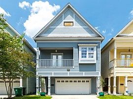 3 Beds 2.5 Baths 2,787 Sqft in Houston, TX