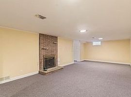 207 Eastmoor Blvd, Columbus, Oh 43209 The Rent Is $600 in Columbus, OH (Photo 2 of 9)