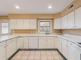 207 Eastmoor Blvd, Columbus, Oh 43209 The Rent Is $600 in Columbus, OH (Photo 7 of 9)