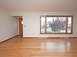 4754 Roadoan Rd, Brooklyn, Oh 44144 3 Beds 2 Baths 1,510 Sqft in Brooklyn, OH (Photo 5 of 6)