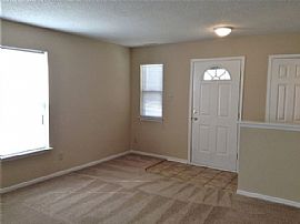 Charming 4bedroom  in Indianapolis, IN (Photo 3 of 10)