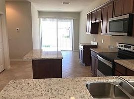 3 Beds 2 Baths 1,565 Sqft in Clermont, FL (Photo 2 of 4)