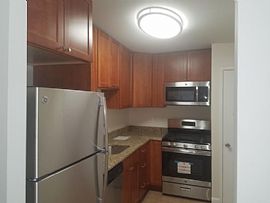 2 Beds 1 Bath 984 Sqft in Fairfax, VA (Photo 4 of 9)