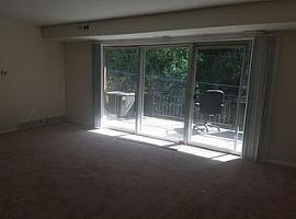 2 Beds 1 Bath 984 Sqft in Fairfax, VA (Photo 7 of 9)