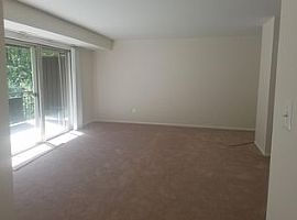 2 Beds 1 Bath 984 Sqft in Fairfax, VA (Photo 9 of 9)