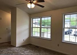 3 Beds 2 Baths in Fredericksburg, VA (Photo 2 of 10)