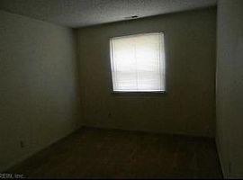 3 Beds 1.5 Bath in Virginia Beach, VA (Photo 3 of 9)