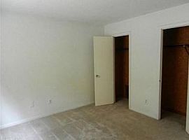 3 Beds 1.5 Bath in Virginia Beach, VA (Photo 4 of 9)