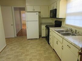 3906 Neptune Dr Nw, Huntsville, Al 35810 in Huntsville, AL (Photo 7 of 11)