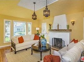 Amazing Three Bedroom Classic Spanish with Distinctive. in Los Angeles, CA (Photo 10 of 11)