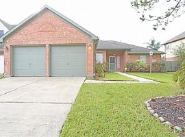 4 Bedroom Apartment  in League City, TX