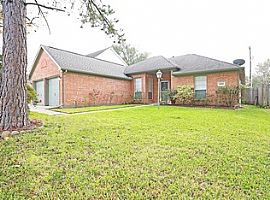 4 Bedroom Apartment  in League City, TX (Photo 2 of 12)