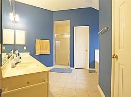 4 Bedroom Apartment  in League City, TX (Photo 8 of 12)