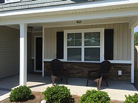 A Very Comfortable and Nice House For Living  in Sneads Ferry, NC (Photo 3 of 10)