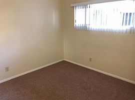 1 Bedroom Home in San Diego, CA (Photo 10 of 12)