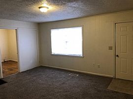 4 Beds 1.5 Baths in Jackson, MS (Photo 2 of 6)