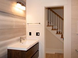 133 Indian Hill Rd # Main, West Tisbury, Ma 02575 4 Beds 4 Bath in West Tisbury, MA (Photo 4 of 11)