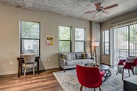 Dormigo Midtown Luxury 2 Bedroom Apartment in Nashville, TN (Photo 5 of 12)