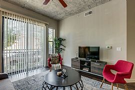 Dormigo Midtown Luxury 2 Bedroom Apartment in Nashville, TN (Photo 6 of 12)