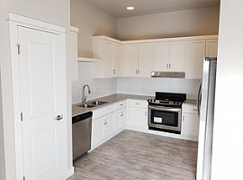 Crittenton Ln Wellington, Co 80549 Contact/me 4063445061  in Wellington, CO (Photo 5 of 12)