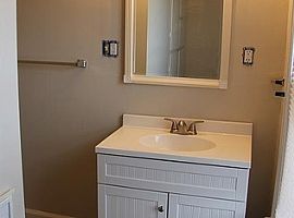 20 Clark Ln, Waterford, Ct 06385 Contact/me 4063445061  in Waterford, CT (Photo 11 of 12)