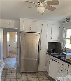 103 Cole St, Jamestown, Ri 02835 in Jamestown, RI (Photo 6 of 9)