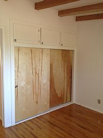 One Bedroom  in Los Angeles, CA (Photo 3 of 4)