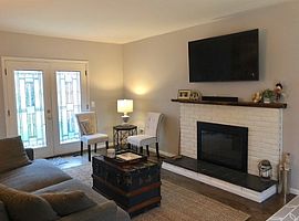 19 Revere Ct, Ann Arbor, Mi 48104 3 Beds 1.5 Baths 1,261 Sqft in Ann Arbor, MI (Photo 3 of 10)