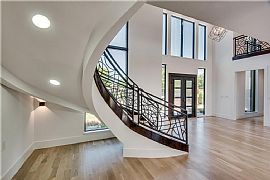 5 Beds 6 Baths 5,760 Sqft in Dallas, TX (Photo 3 of 12)