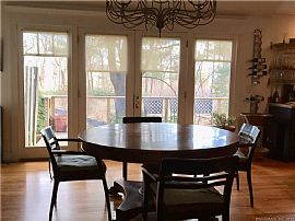 9 Gale Rd, Bloomfield, Ct 06002 2 Beds 2.5 Baths 1,978 Sqft in Bloomfield, CT (Photo 3 of 5)