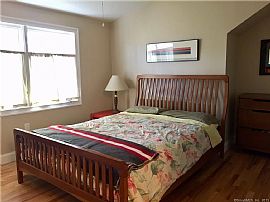 9 Gale Rd, Bloomfield, Ct 06002 2 Beds 2.5 Baths 1,978 Sqft in Bloomfield, CT (Photo 4 of 5)