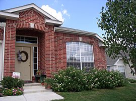 2000 Sq. Ft. rental house available now in Saginaw, TX