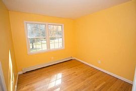 20 Tashua Rd, Trumbull, Ct 06611 in Trumbull, CT (Photo 7 of 12)