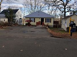 16 Hilton Ave, East Haven, Ct 06512 in East Haven, CT