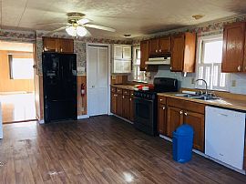 16 Hilton Ave, East Haven, Ct 06512 in East Haven, CT (Photo 5 of 9)