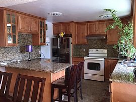 3bedroom Home in Spanaway, WA (Photo 2 of 6)