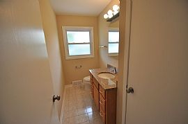 229 Flora Ave, Glenview, Il/contact Me (406) 344-5061 in Glenview, IL (Photo 5 of 11)