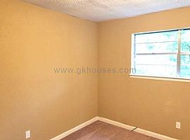 241 Tanglewood Cir, Birmingham, Al 35215 in Birmingham, AL (Photo 8 of 12)