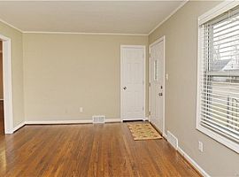  1863 Bowers St, Birmingham, Mi 48009 3 Beds 1 Bath 938 Sqft in Birmingham, MI (Photo 4 of 4)