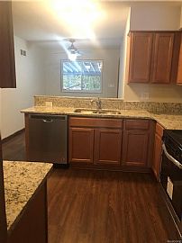 Beautiful 3 Bedroom Southfield Home in Southfield, MI (Photo 4 of 10)