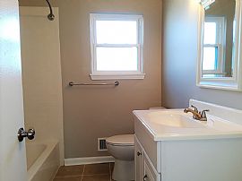 Nice 3 Beds 1 Bath Home in Shively, KY (Photo 4 of 5)