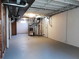 Nice 3 Beds 1 Bath Home in Shively, KY (Photo 5 of 5)