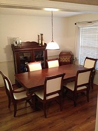 Nice 3 Beds 2 Baths Home in Louisville, KY (Photo 3 of 7)