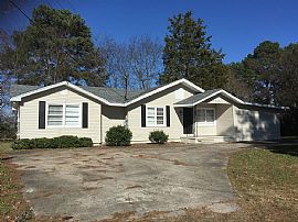 Nice 4 Beds 2 Baths Home in Center Point, AL